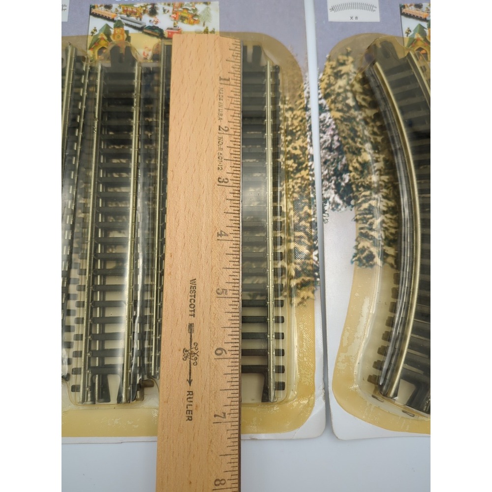Cobblestone Corners Train Tracks Wyndam Heights 8 Curved & 8 Straight Rails Accy